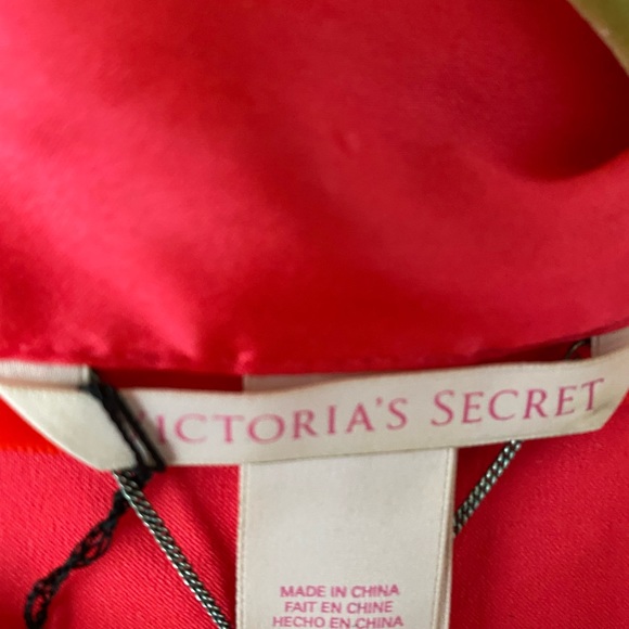 🎄DECEMBER SALE! 🎄 Silky hot pink evening robe - Picture 3 of 3